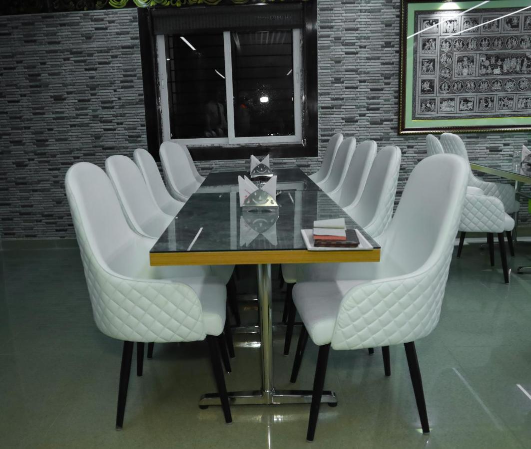 Harekrishna Hotel & Restaurant Bhubaneswar Extérieur photo