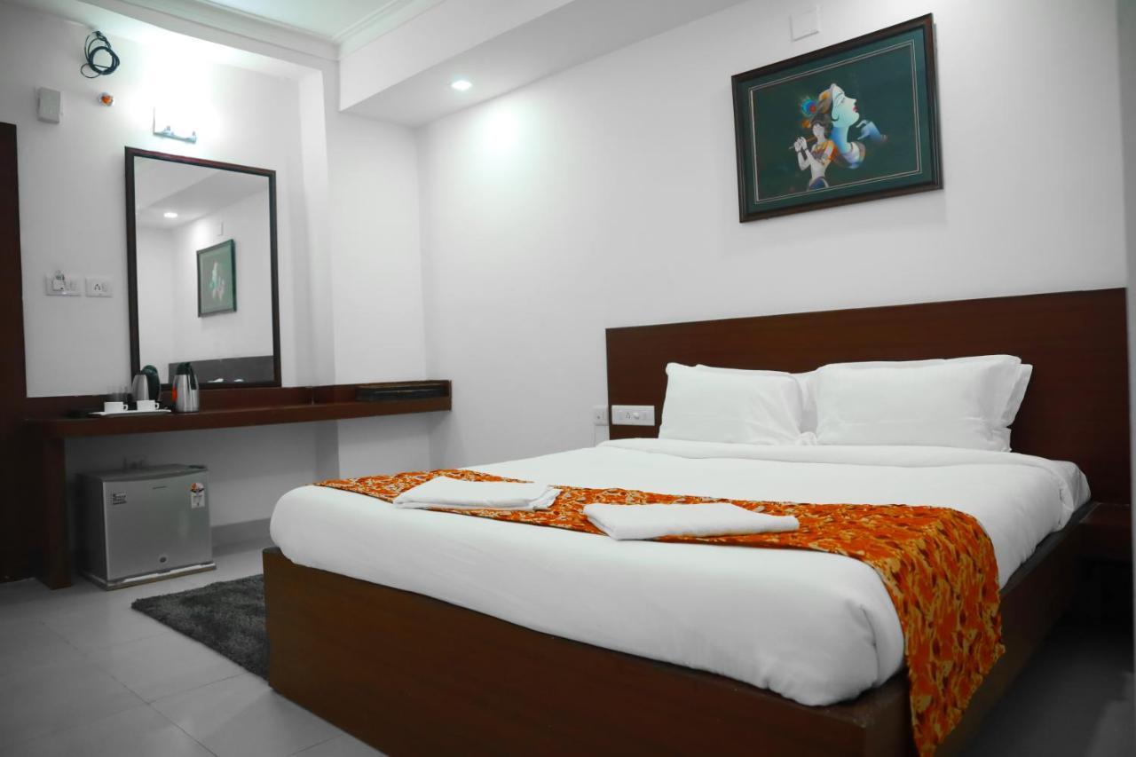 Harekrishna Hotel & Restaurant Bhubaneswar Extérieur photo