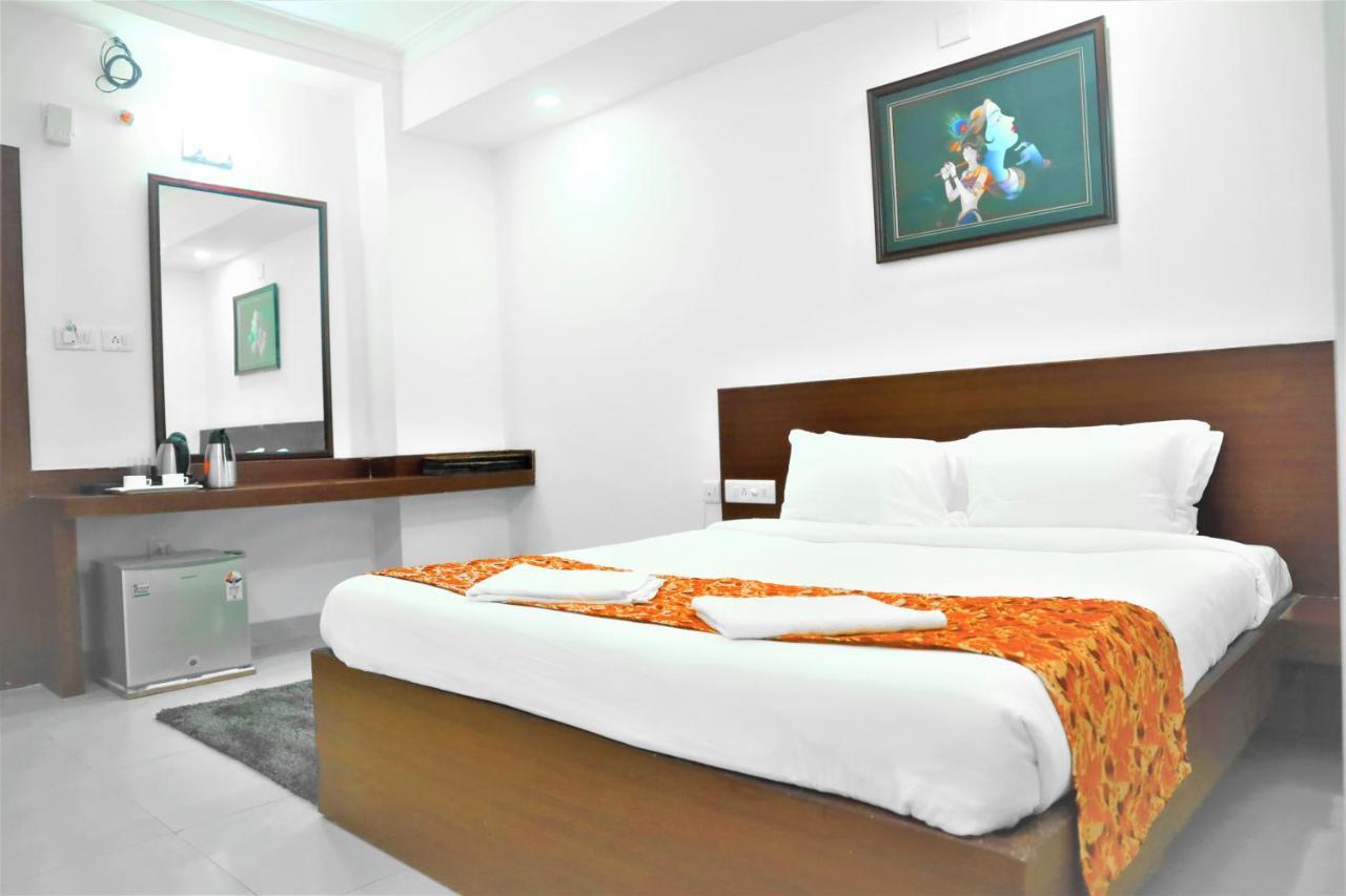 Harekrishna Hotel & Restaurant Bhubaneswar Extérieur photo